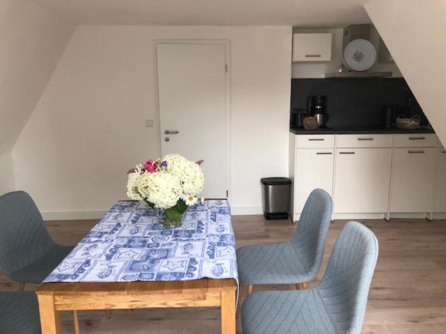 Die Gräfin auf Rügen - Ferienappartements Parchtitz Exterior foto