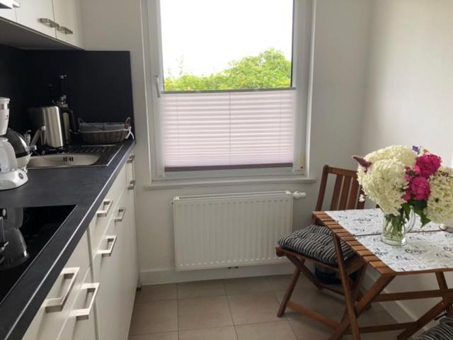 Die Gräfin auf Rügen - Ferienappartements Parchtitz Exterior foto